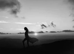 Hediye nur taş / Küçük Kadın / 1. Bölüm