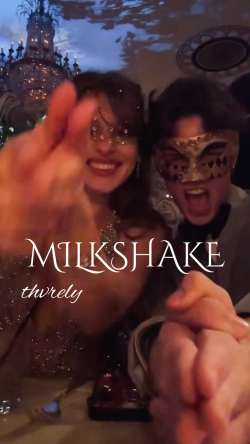 Zei / Milkshake | Texting / •11•