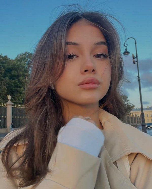 Ezel demir / Bir kızın hikayesi / 1. Bölüm