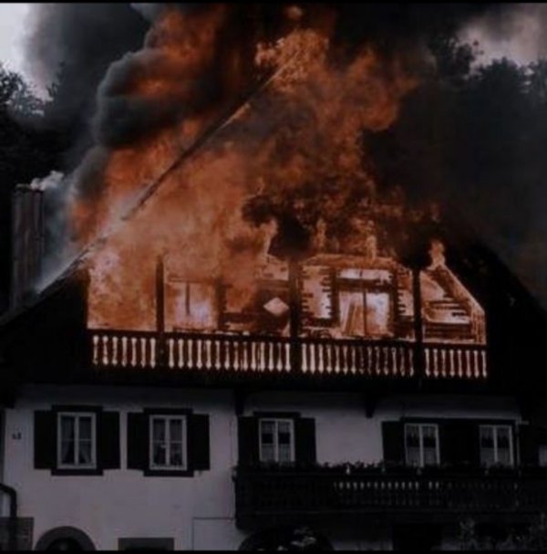 Elif Kınık / Kara Kutu Suskunlar / 1.Bölüm - Başlangıca Atılan İmza