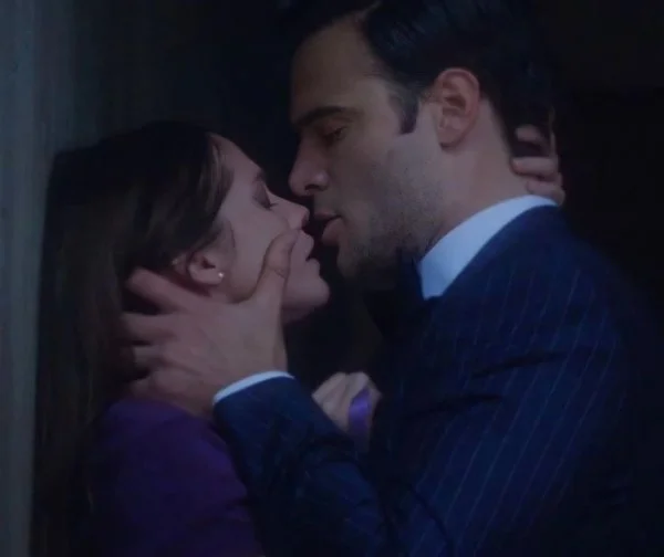 S.P.S / AY TENLİ KADIN / AÇIĞA ÇIKAN DUYGULAR