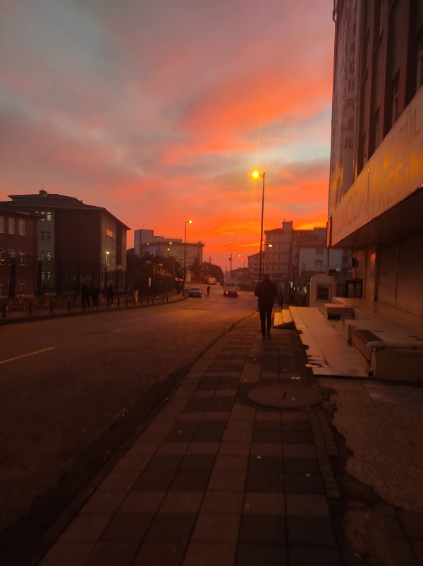 nisa çelebi / YANSIMA / 2.takip