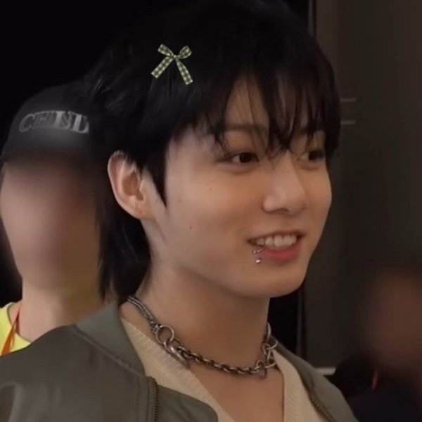 Ece / TAEKOOK / FİLM İZLEYELİM Mİ? :))