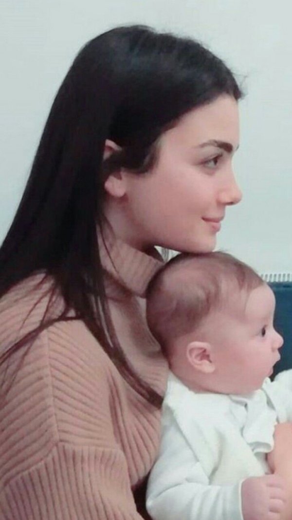 Büşra Sıla Duman / UĞUR / Hallederiz