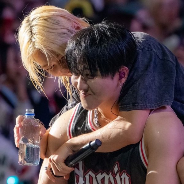 Tuğçe Tihomira Şeker / Another Life-Hyunlix / Tut Elimden