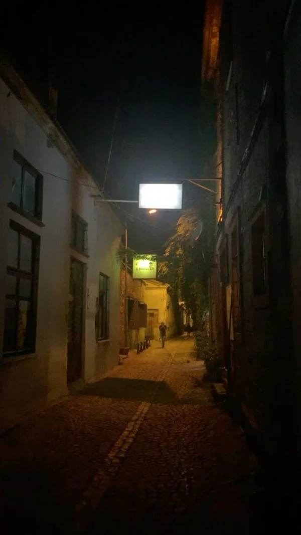 Nur / Köy öğretmeni / Karşılaşma