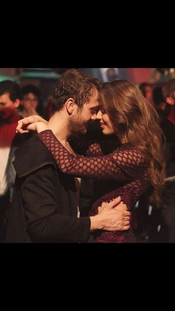 Deniz / KARIŞIK NUMARALAR/YARI TEXTING / 46. BÖLÜM: Ortak Görev: Aşk