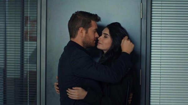 Arzu Güleç / Bordo Tabutçu / 39. Bölüm