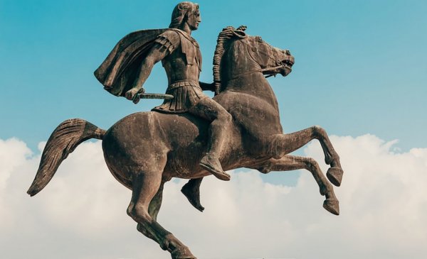 Yılmaz Örmeci / Edebiyat Parçalarım / Büyük İskender ve Bukefalos