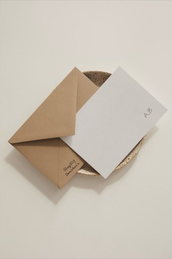 Eylül / Ay Benim Gece Senin / ᕙCarta misteriosaᕗ
ᕗGizemli mektupᕙ