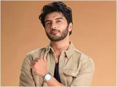 Songül Ayaz / Saphed Sapana
'Beyaz Rüya' / 1. Bölüm
Zorunlu Tati̇l