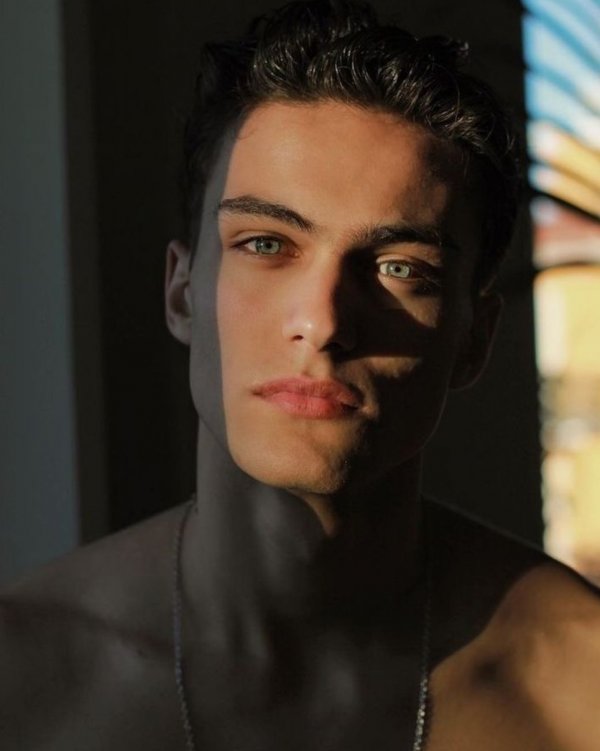 Birazcıkyazar / Karan Ural / İngiltere