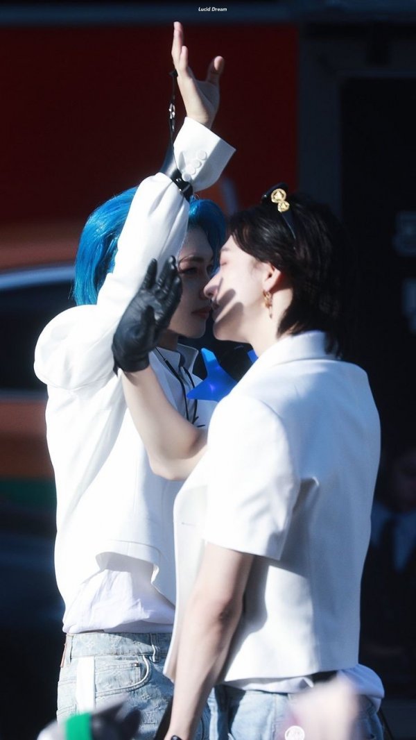 Naber Müdür / Şemsiye-Hyunlix / 1. Bölüm