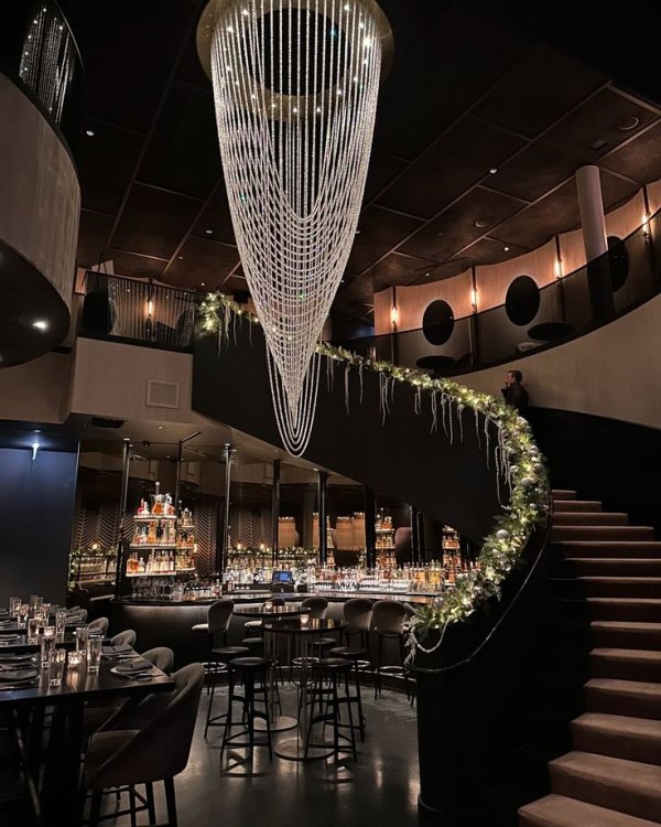 zeynepppp_160 / RESTORAN 1 
(Kitap oldu) / 2. Bölüm