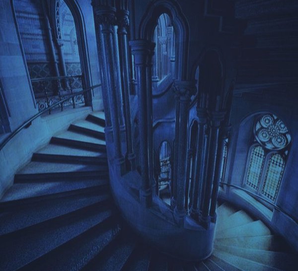 Starry_nightt / Su Altı Krallığı / 4.Bölüm| Kasvetli Koridorlar