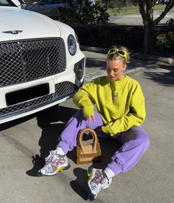 Hamish / Dövmeli Yollu (Yarı Texting) TAMAMLANDI! / Evimin Önünde Manken Dolu