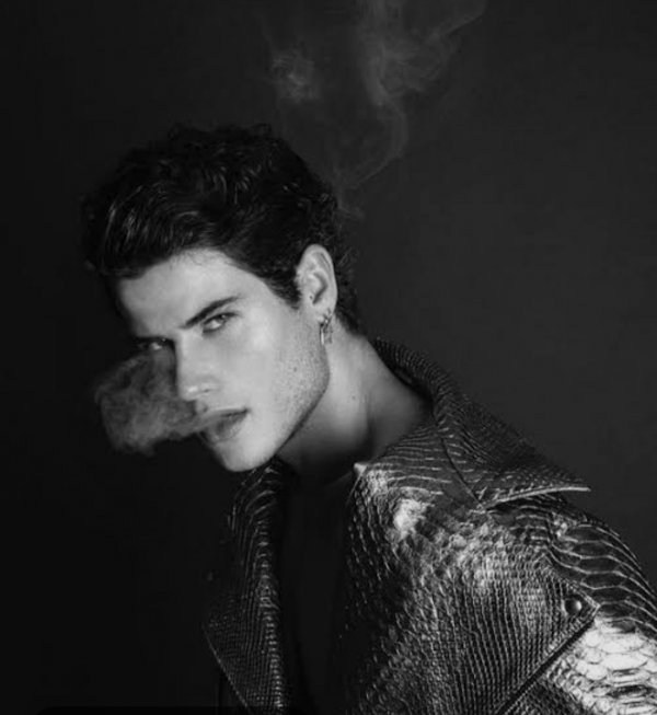 melek kara / MEFTUN / Hissizliğin Hissi