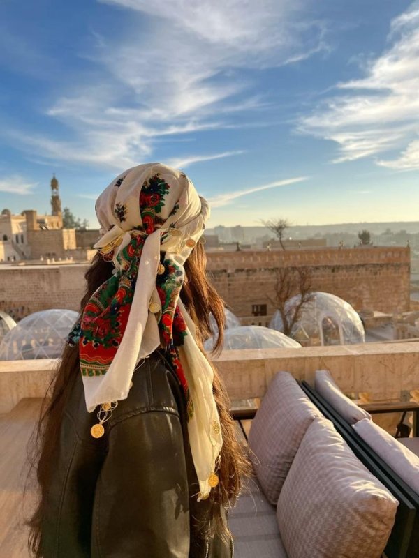 Alev / İlk Görüşte Aşk 
Cinayetin Bedeli Berdel / Kaçış