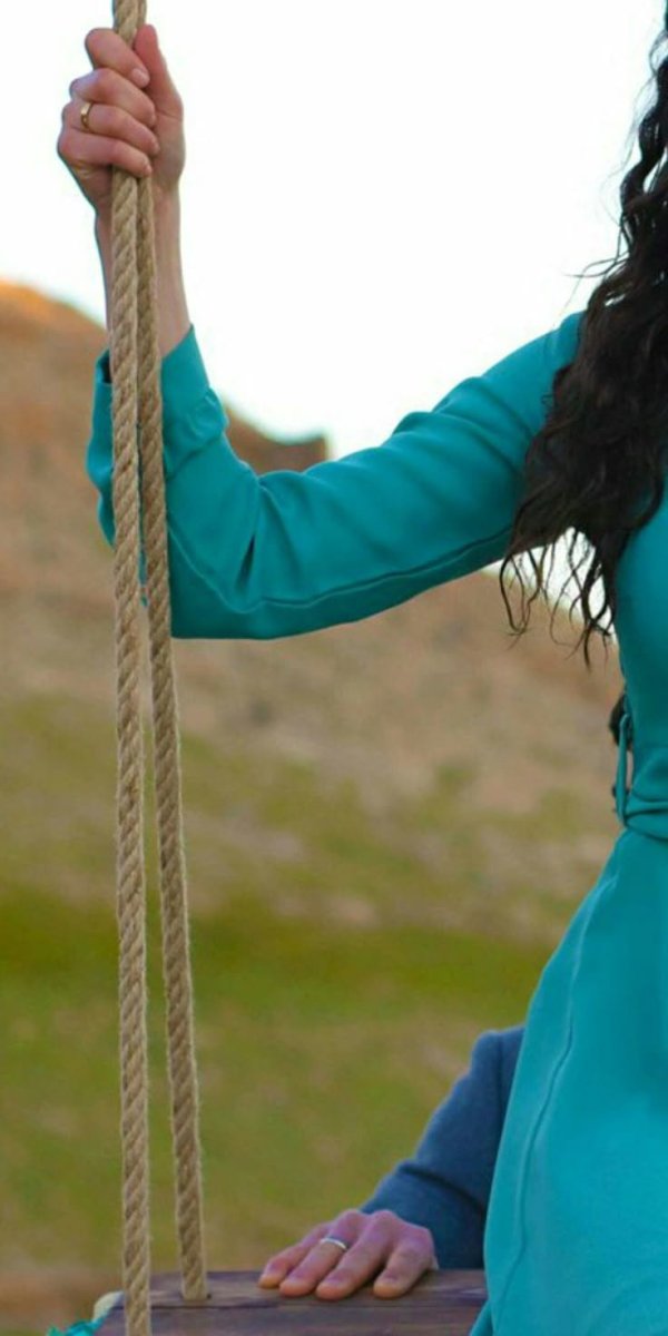 Alev / İlk Görüşte Aşk 
Cinayetin Bedeli Berdel / Ağaç Kurursu Gibi