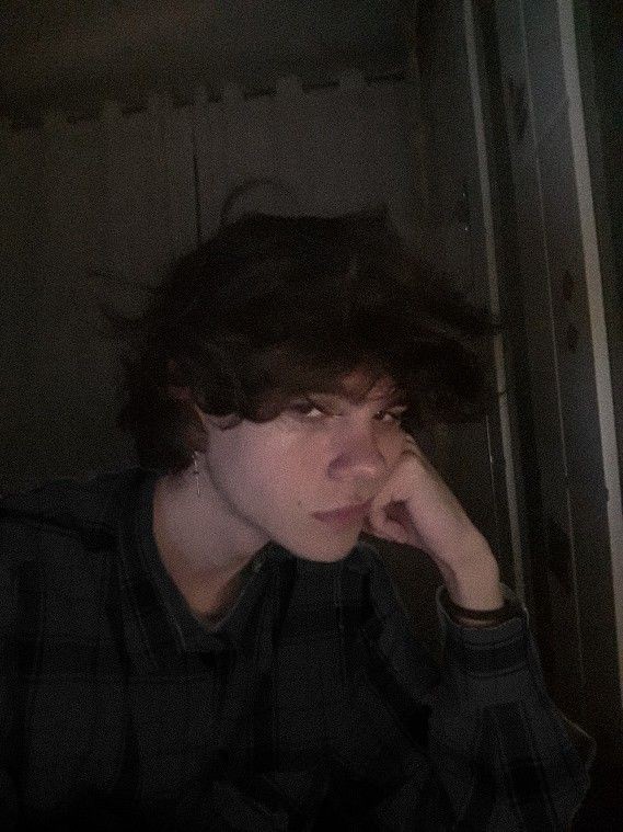 Bilmemkine🌷📖 / BÜYÜMEDEN ÖNCE KÜÇÜKTÜM / 5. Bölüm
Kendi reziliğimi kendim yarattım