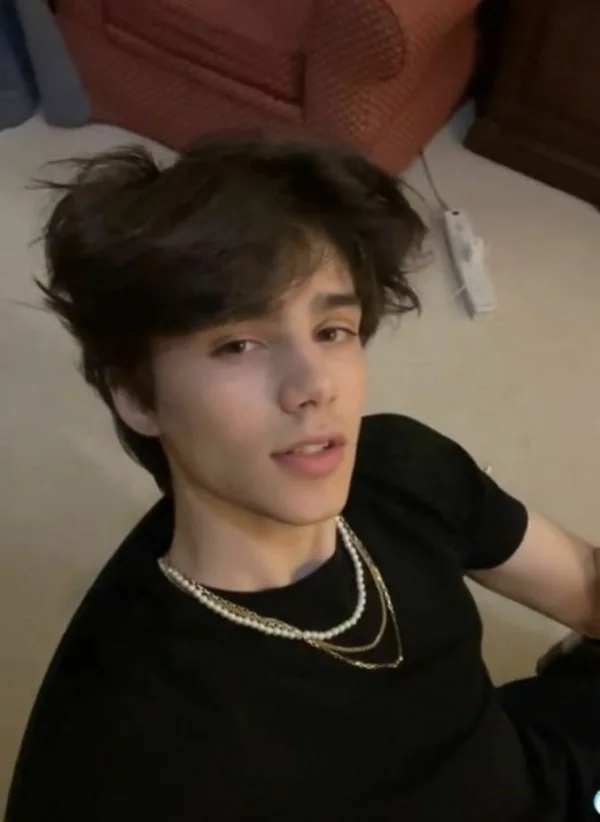 Ahu / Abimin Arkadaşı / Medya:bora