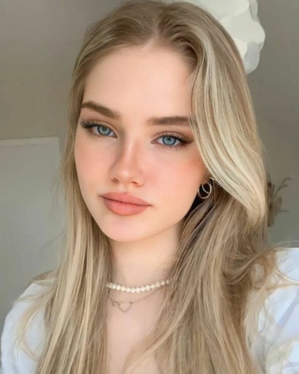 Melike atmaca / Özledim (yarı texting) / Geçmiş