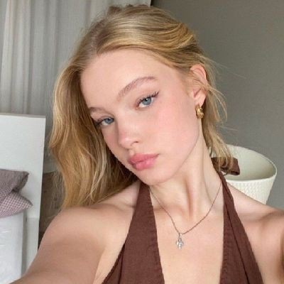 Esma Tura / Abimin Arkadaşı / 1. Bölüm