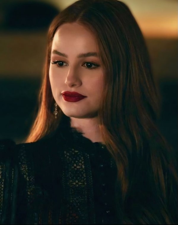 Gül / Ölü Umutlar: Ayana / 14: Oltaya Takılan balık