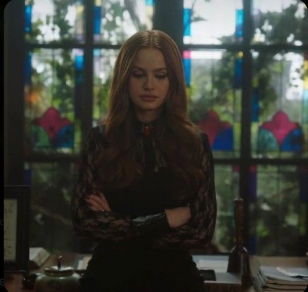 Gül / Ölü Umutlar: Ayana / 24: Veba Olan Hisler