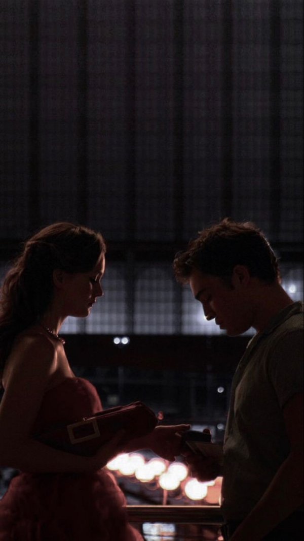 Satürn`ün Halkası / Beyaz Açelya / 1. Bölüm