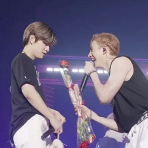 Hiraৎ / Biz (Us) / 03: Ufak Bir Öpücük