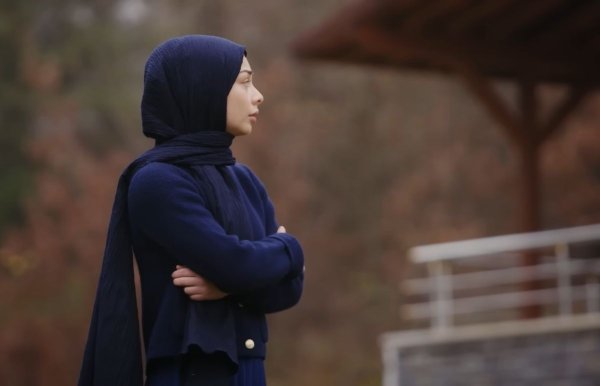 Şeymanur / Uçurumlar İçinde / Bir