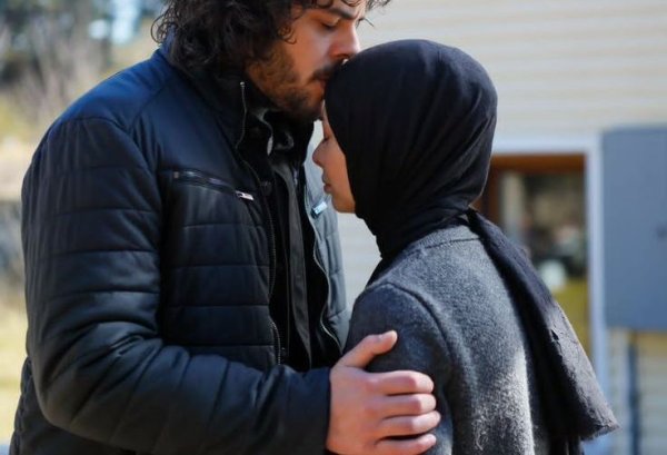 Şeymanur / Uçurumlar İçinde / Diyebilse.