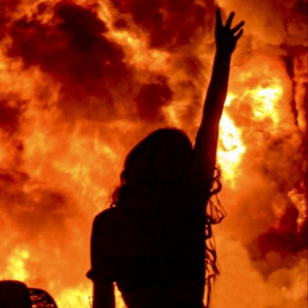 Hayaliyazar22 / Hayat Tesadüfleri Sever / 1. Bölüm: Yeni bir Hayat