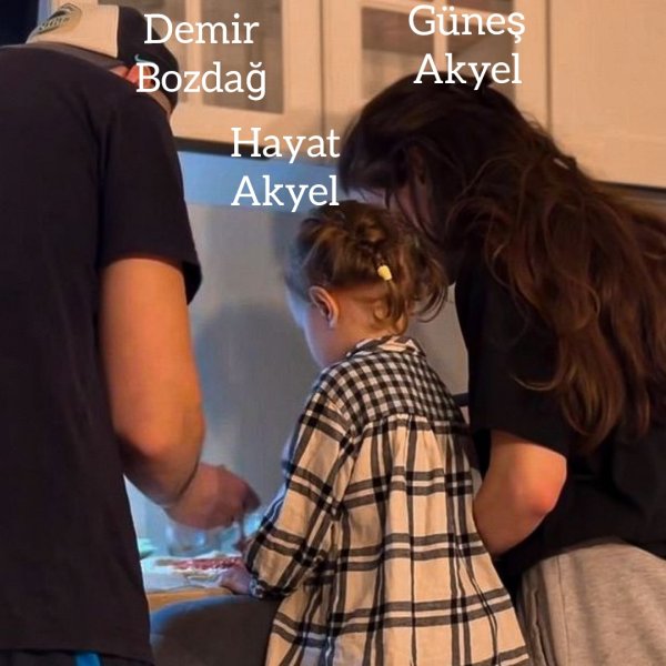 Hayaliyazar22 / Hayat Tesadüfleri Sever / 9. Bölüm : Doğru zaman