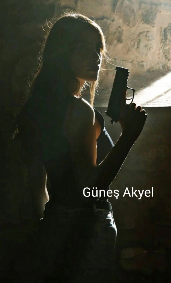 Hayaliyazar22 / Hayat Tesadüfleri Sever / 13. Bölüm : Geçmişin Soğuk Sesi