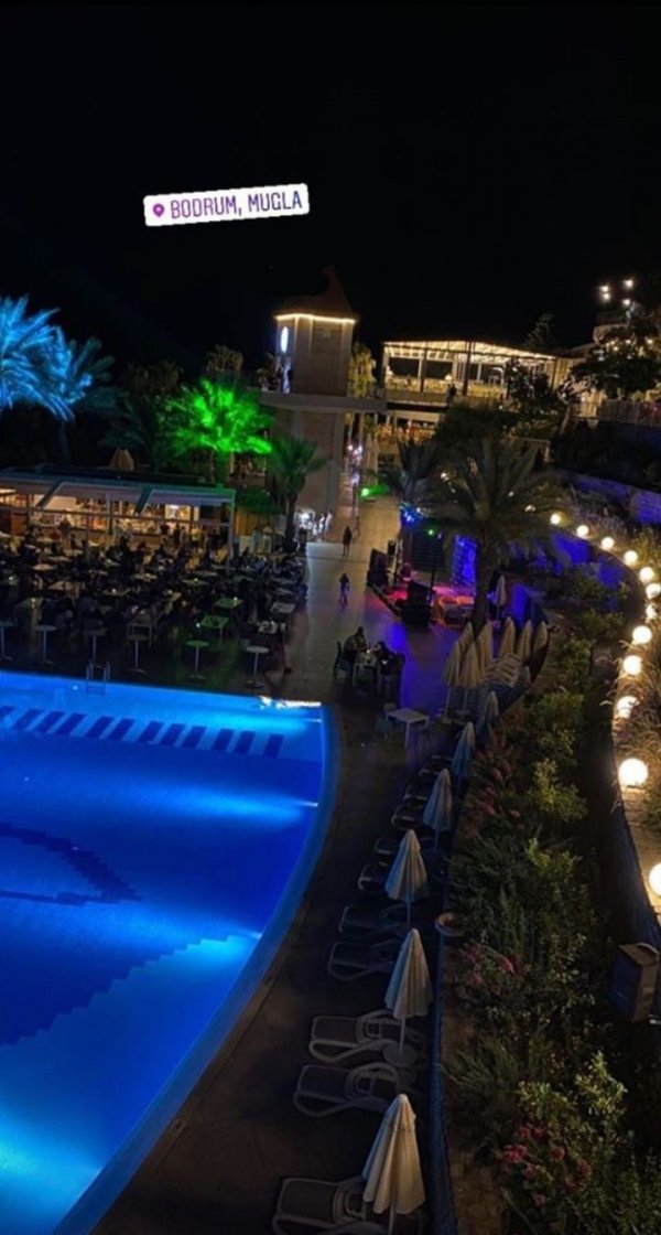 Ecrin ercan / Abimin arkadaşı / Bar,kulüp