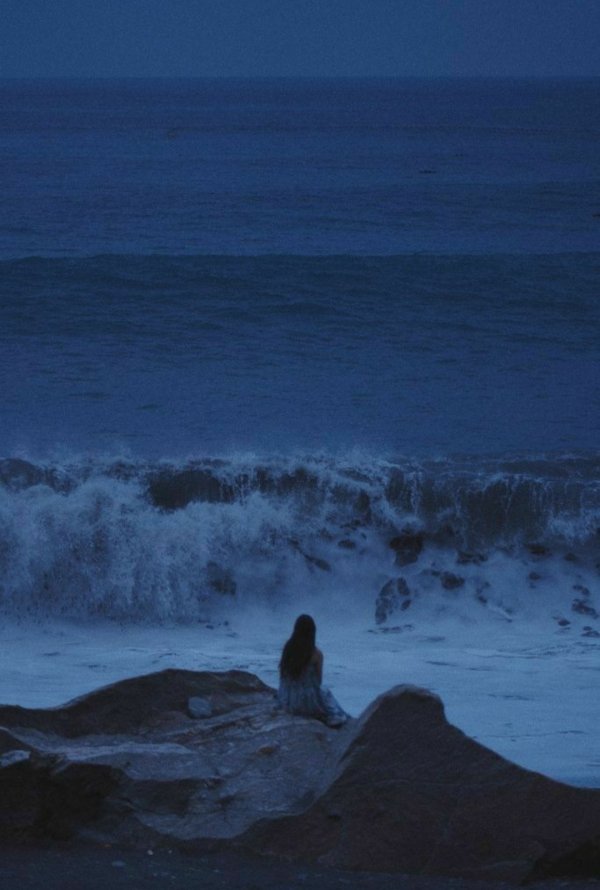 selenay demir / Eskiden Yaz / Kuytu Köşeler