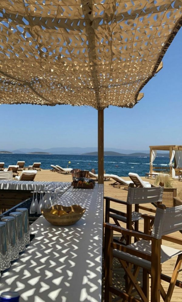 selenay demir / Eskiden Yaz / Masa 7