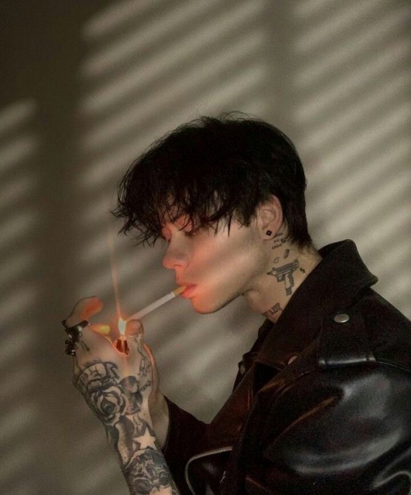 Nisa At / YABANCI / TENEBRİS HALKI