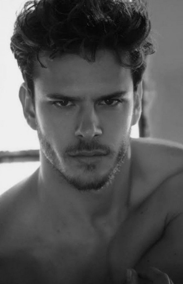 Zara Can / GÜZEL VE ÇİRKİN / 4. Bölüm