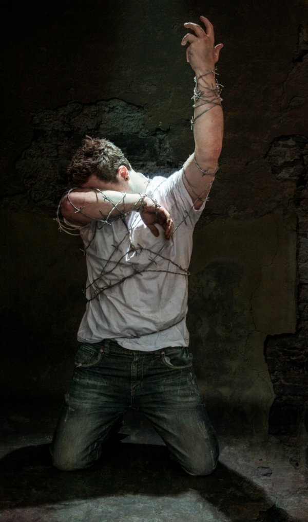 Nurullah Umut / ŞİİR İÇERDE. / TABLODA GÖZYAŞLARIM