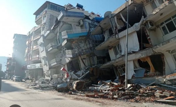 Nurullah Umut / ŞİİR İÇERDE. / DEBREM