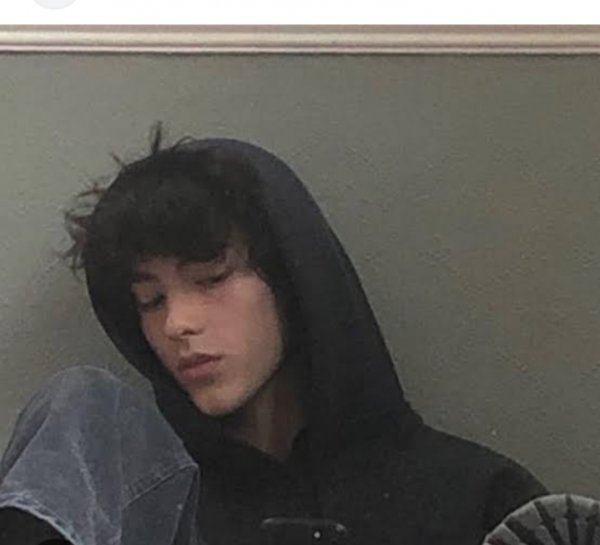 Busra / Soğukkanlı kız mafya adam aşkı / Ateş Kaya 21 yaşında mafya üniversite 3 sınıf hobisi silah sıkmak dövüş boks  fobisi yok e