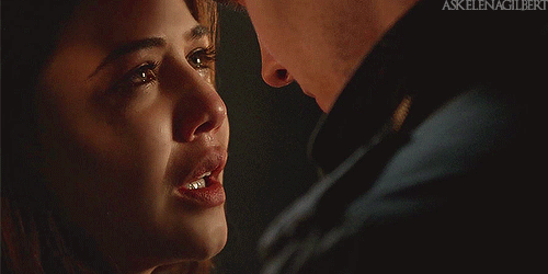 Dilan Özçelik / ZİFİRİ / 39/ YARADAN ÖPMEK